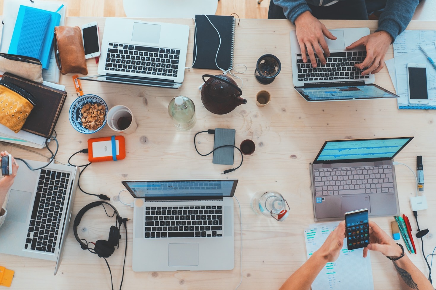 UI/UX Design: Creating User-Friendly Experiences